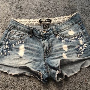 American Original Rewash 5/6 shorts with lace